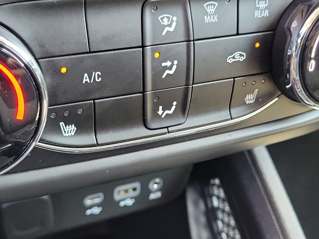 Used 2023 Chevrolet TrailBlazer LT FWD image 10