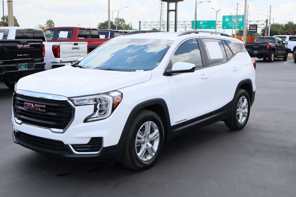 Used 2022 GMC Terrain SLE w/ Driver Convenience Package FWD image 5