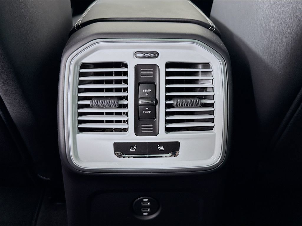 New 2026 Porsche Macan GTS image 27