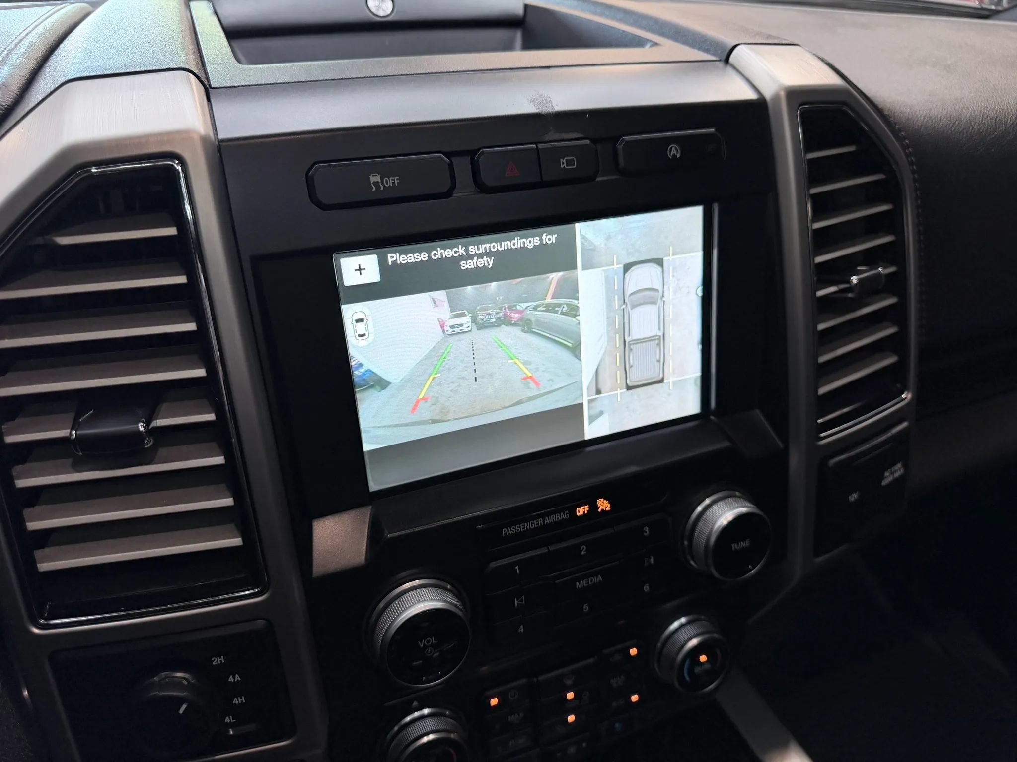 Used 2018 Ford F150 Platinum w/ Equipment Group 701A Luxury AWD/4WD image 22