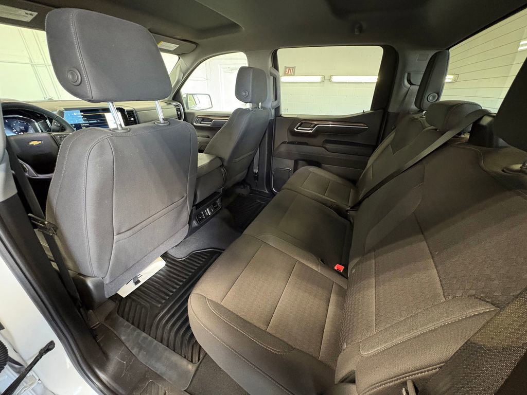 Used 2025 Chevrolet Silverado 1500 LT image 25