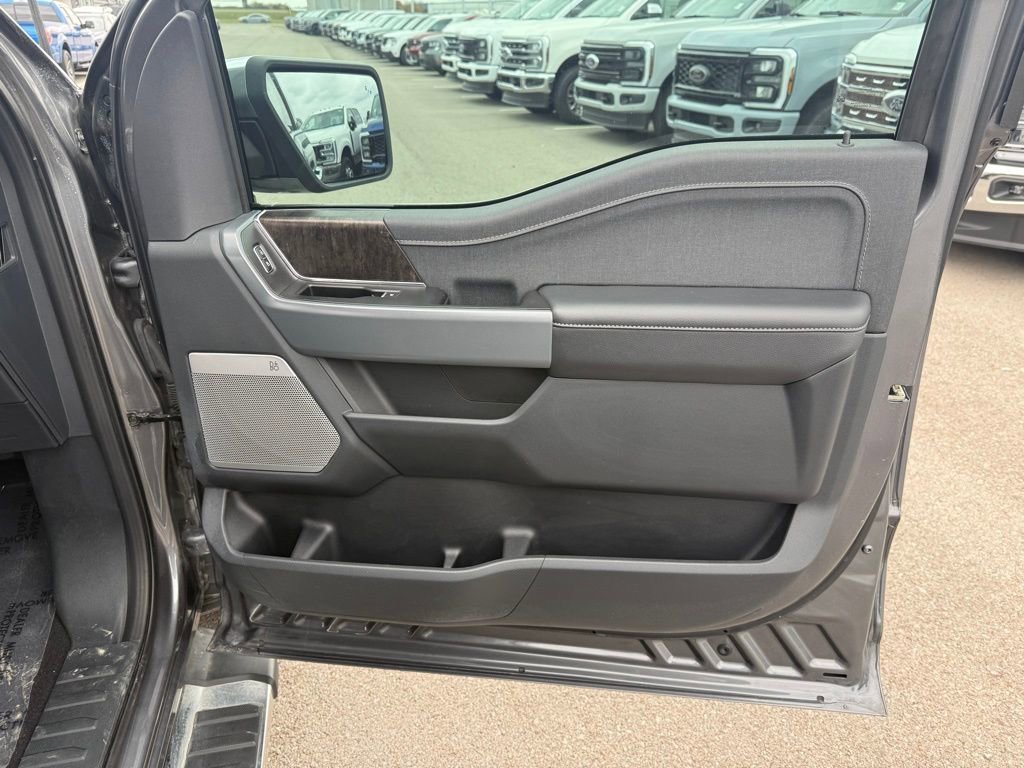 Used 2023 Ford F150 Lariat w/ Trailer Tow Package image 21