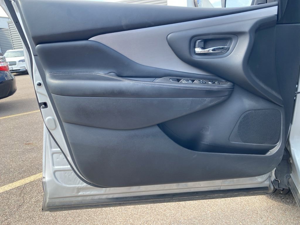 Used 2023 Nissan Murano SV image 13