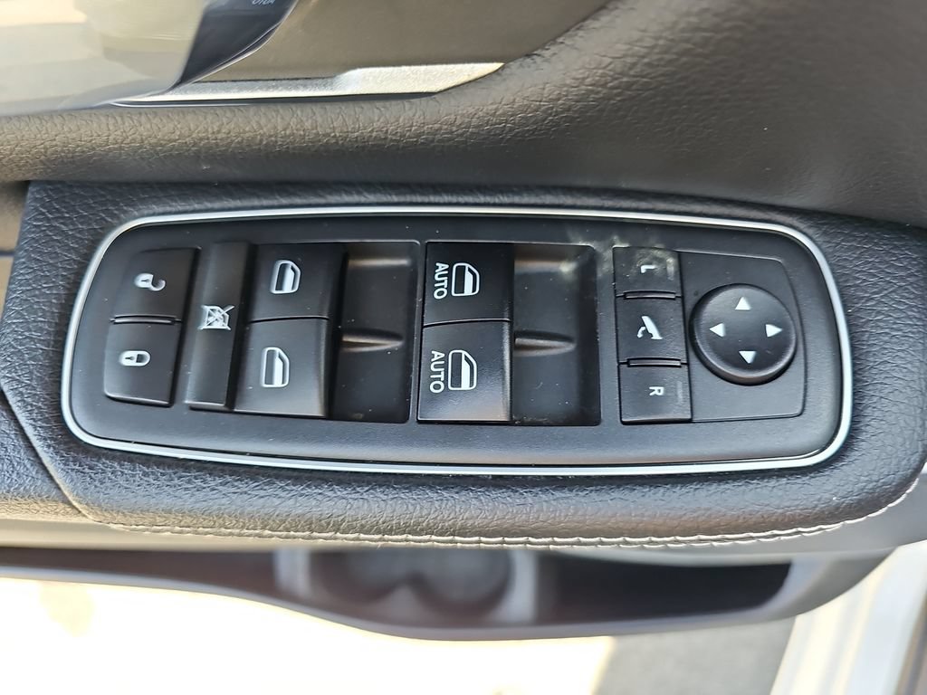 Used 2019 RAM 1500 Laramie RWD image 32