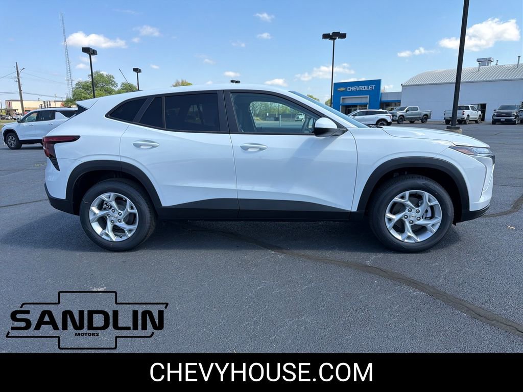 New 2026 Chevrolet Trax LS image 2