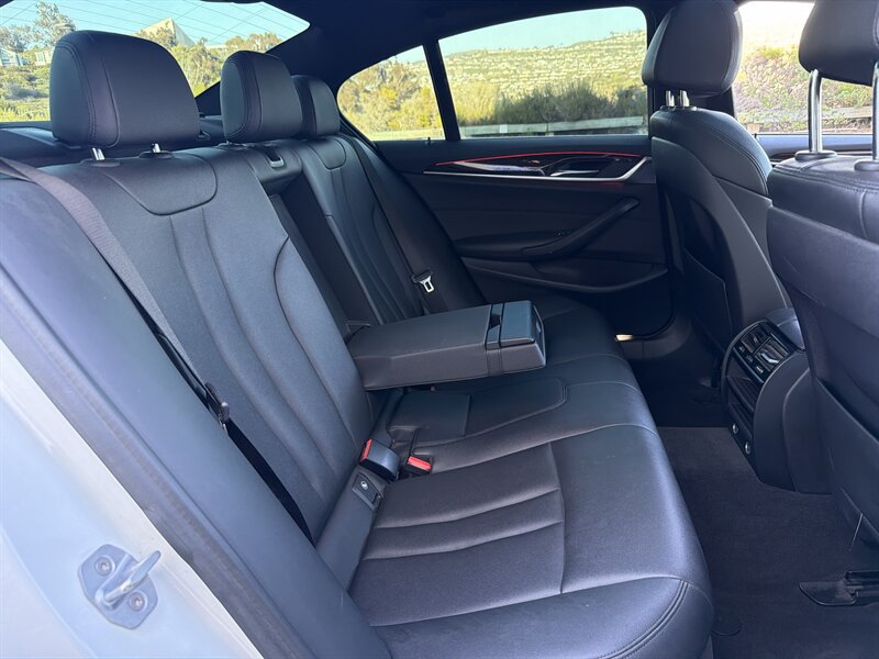 Used 2018 BMW 530i RWD image 18