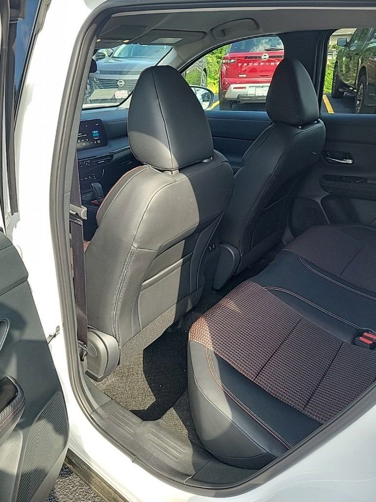 Used 2025 Nissan Kicks SR image 26