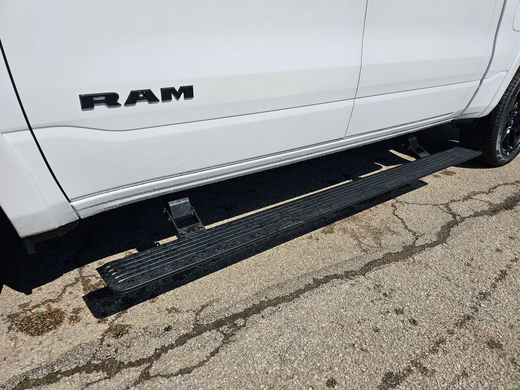 New 2026 RAM 1500 Laramie AWD/4WD image 11