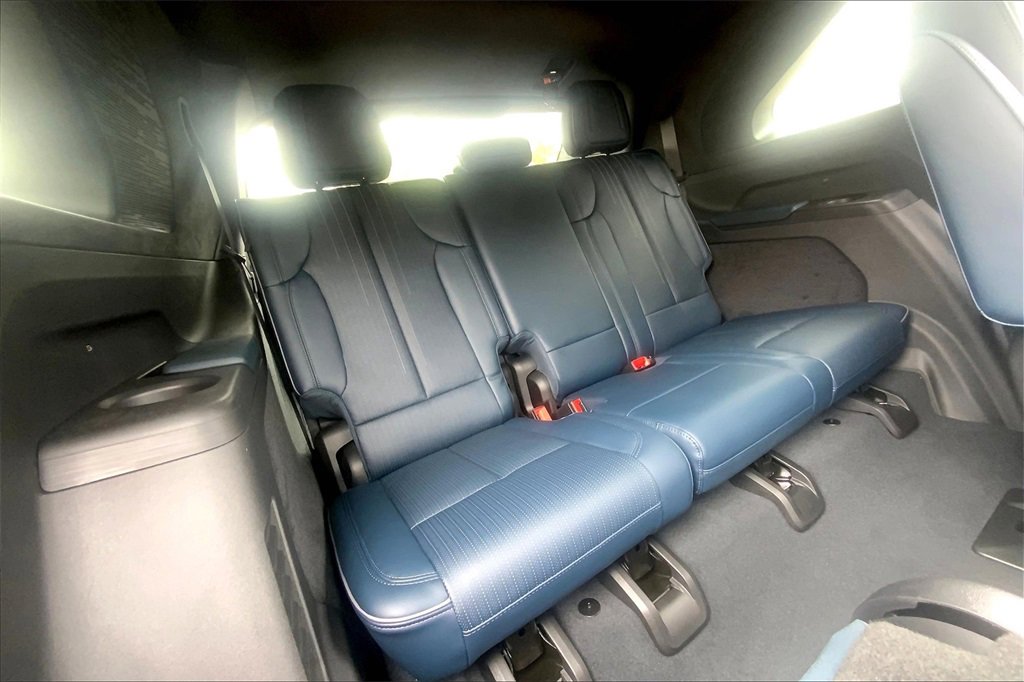 New 2026 Cadillac Escalade IQ Sport 2 w/ LPO, ONYX Package image 30