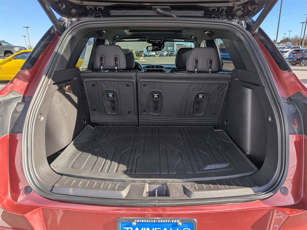 Used 2023 Chevrolet TrailBlazer RS w/ Sun and Liftgate Package image 33