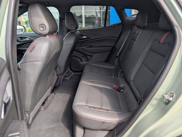 Used 2024 Chevrolet Trax RS w/ Sunroof Package FWD image 15
