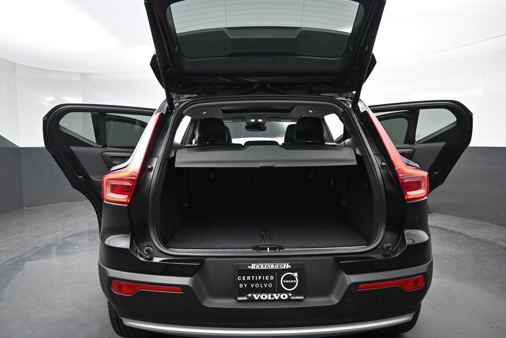 Used 2024 Volvo XC40 B5 Ultimate w/ Protection Package Premier AWD/4WD image 18