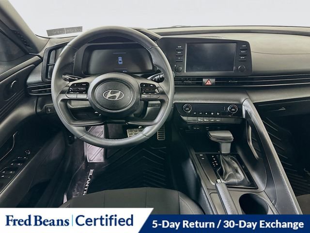 Certified 2025 Hyundai Elantra Sport image 22