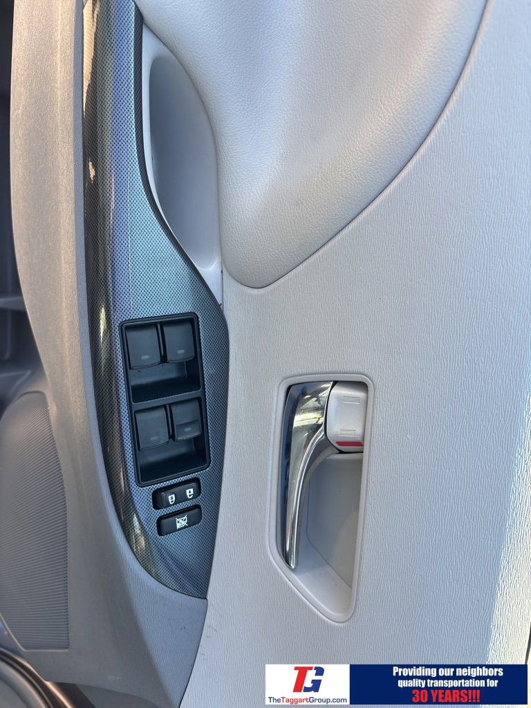 Used 2012 Toyota Sienna SE image 11