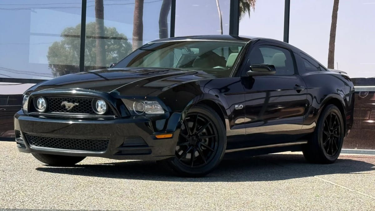Used 2014 Ford Mustang GT w/ Equipment Group 301A RWD image 2