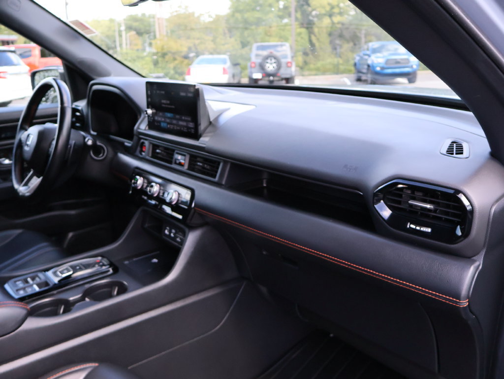 Certified 2025 Honda Pilot TrailSport image 9