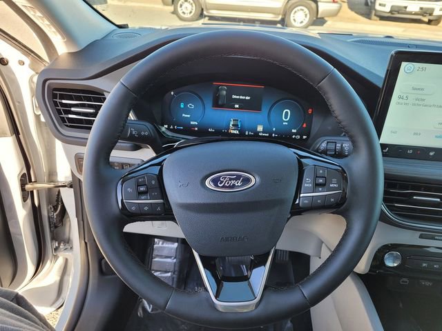 New 2025 Ford Escape SE w/ PHEV Premium Package FWD image 20