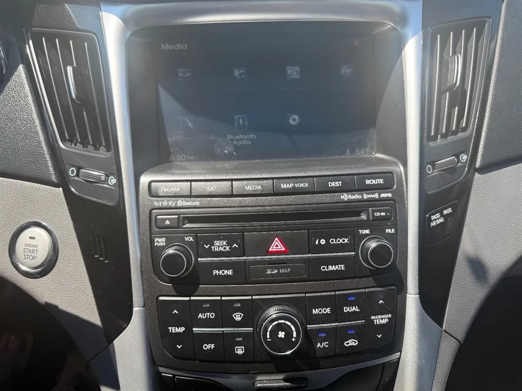 Used 2014 Hyundai Sonata Limited w/ Technology Package 05 FWD image 17
