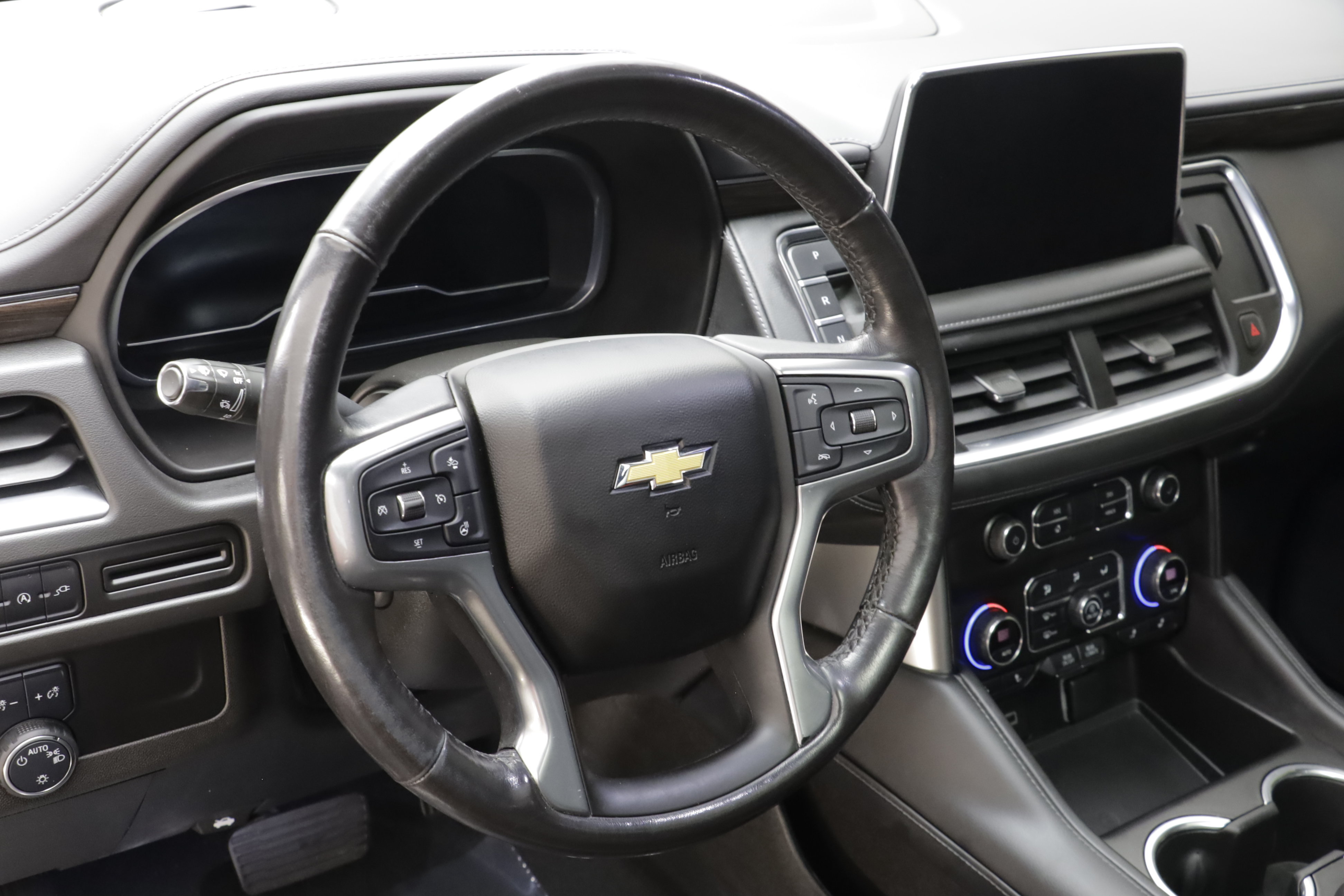 Used 2022 Chevrolet Suburban LT w/ LT Signature Plus Package AWD/4WD image 8