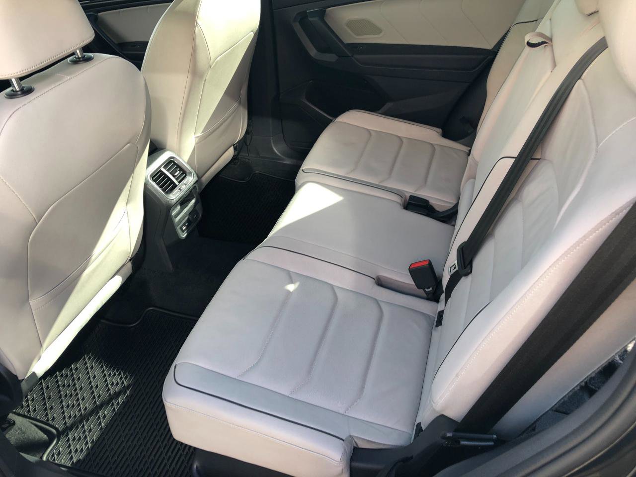 Used 2019 Volkswagen Tiguan SEL Premium image 28