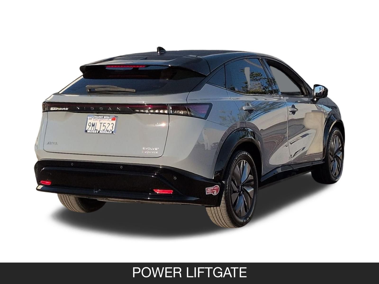 Used 2024 Nissan Ariya AWD image 9