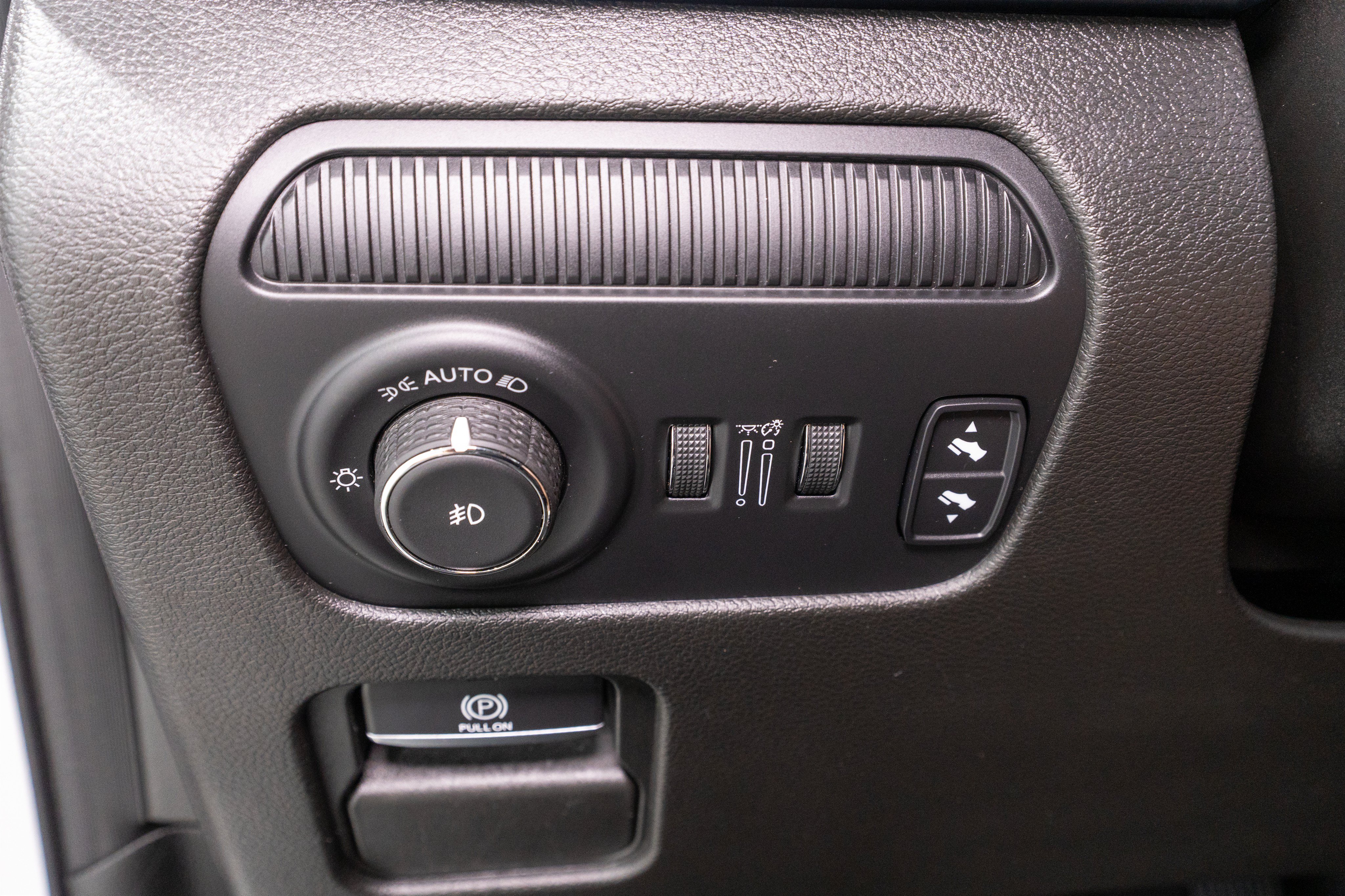 Used 2024 Jeep Wagoneer Series II AWD/4WD image 32
