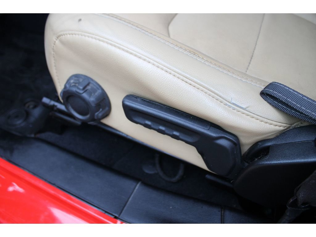 Used 2018 Jeep Wrangler Unlimited Sahara w/ Dual Top Group image 29