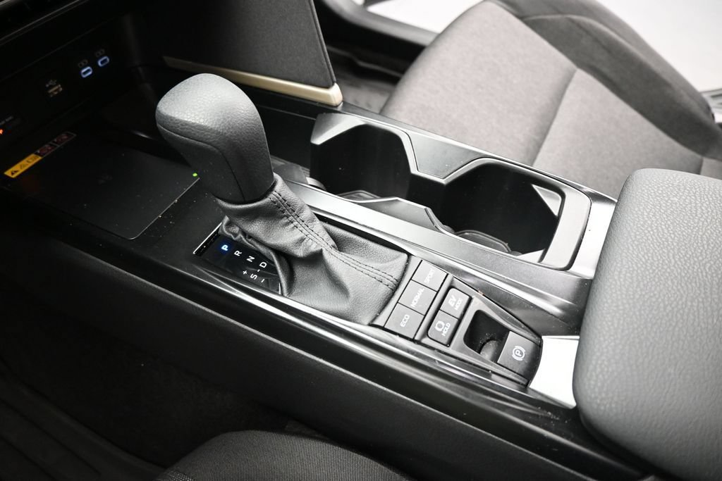 Used 2025 Toyota Camry LE FWD image 15
