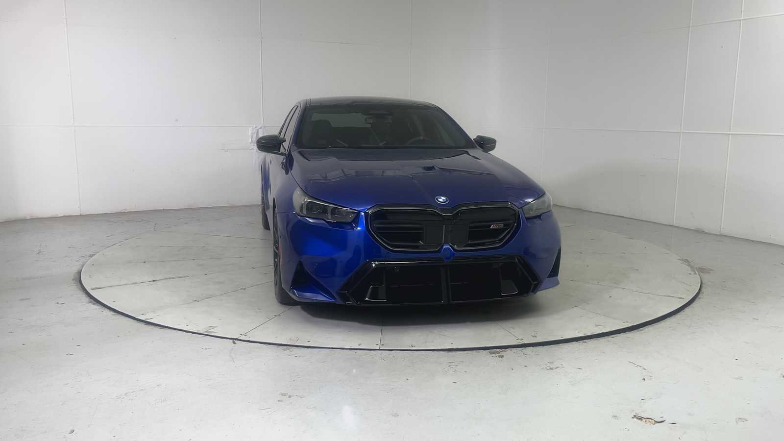 Used 2026 BMW M5 w/ Executive Package image 7