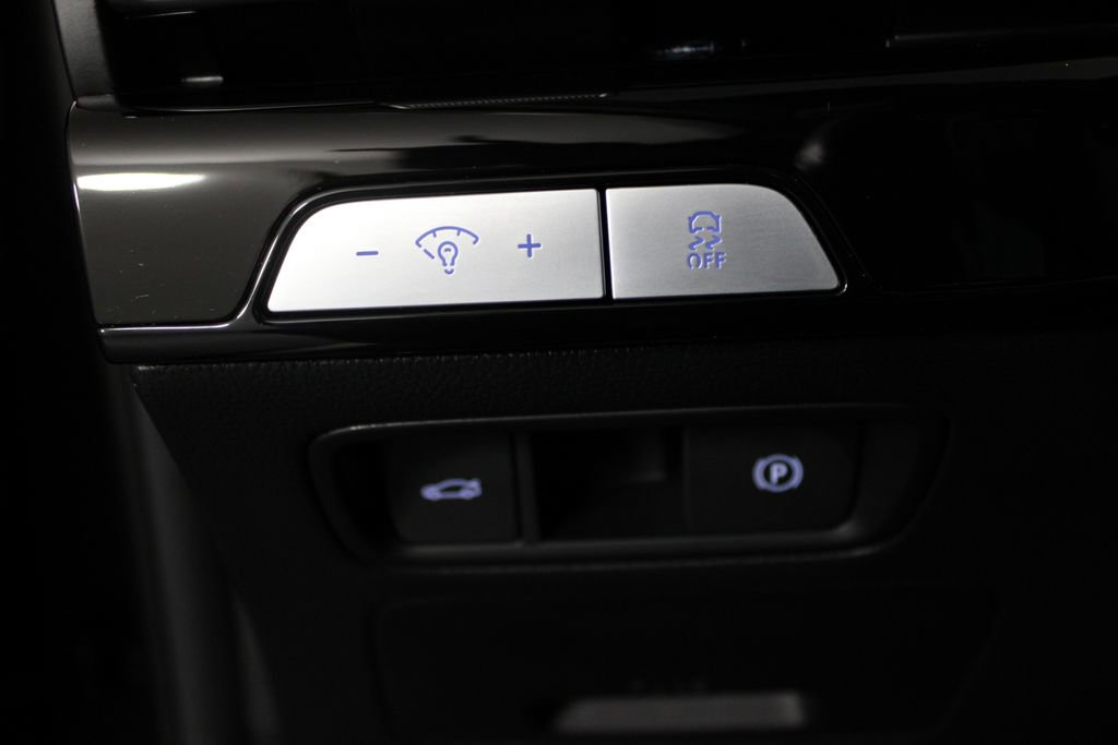 Used 2025 Genesis G80 2.5T image 20