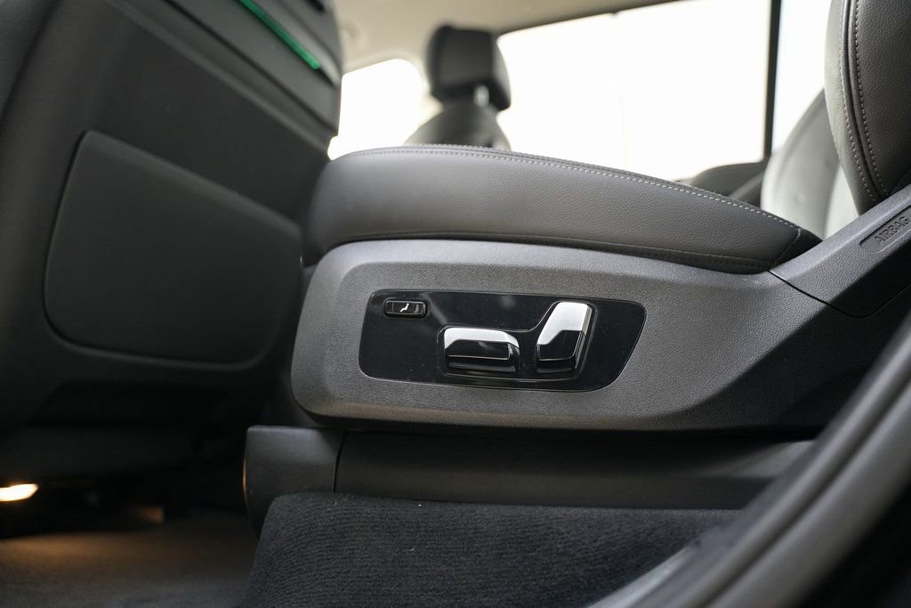 Used 2020 BMW X7 xDrive40i w/ Luxury Seating Package image 43