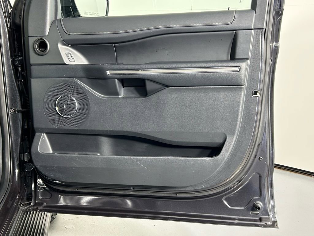 Used 2024 Ford Expedition Max XLT image 9
