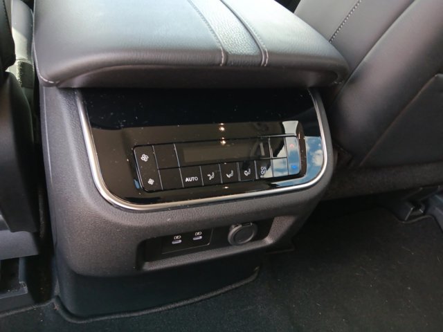 Used 2025 Nissan Armada SV RWD image 16