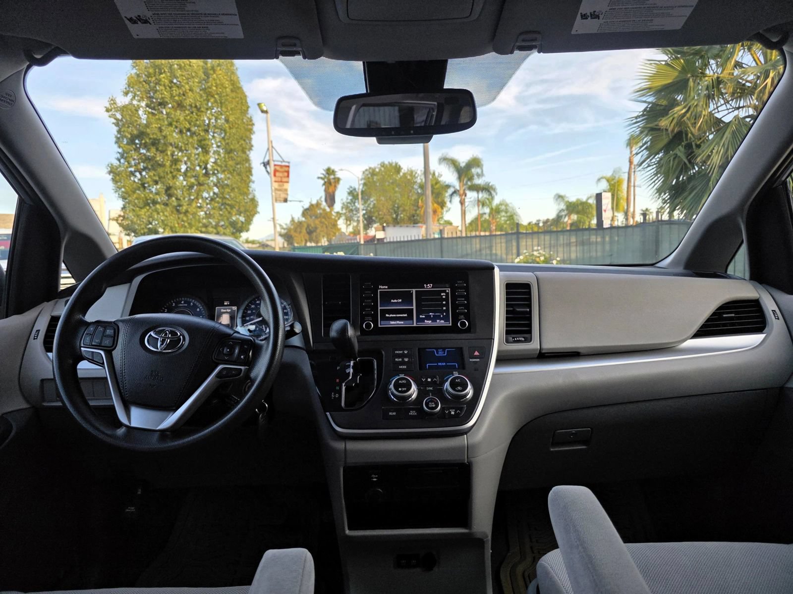 Used 2020 Toyota Sienna L FWD image 6