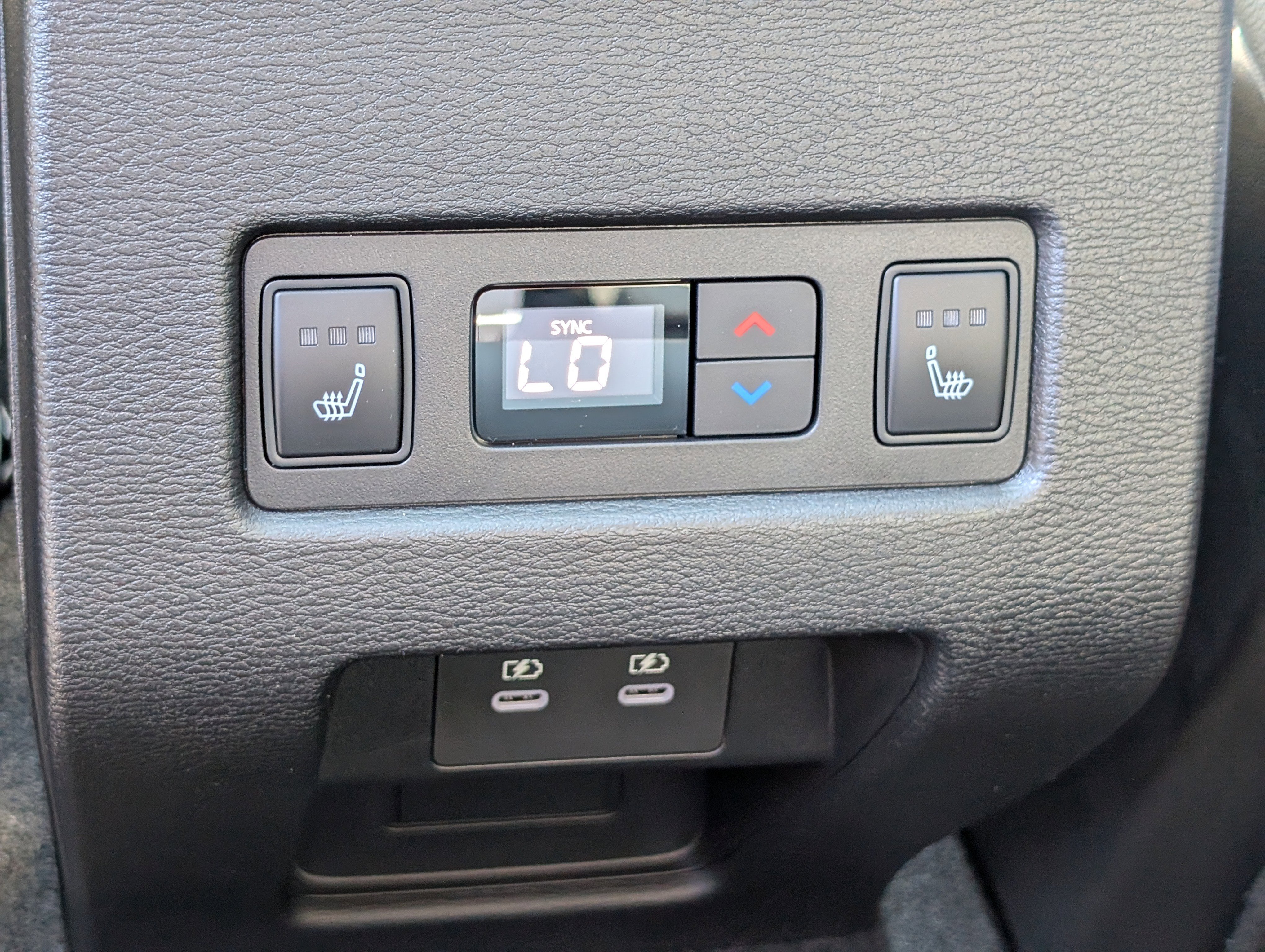 New 2025 Mitsubishi Outlander SEL image 17