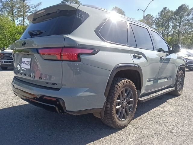 Used 2025 Toyota Sequoia Platinum AWD/4WD image 3