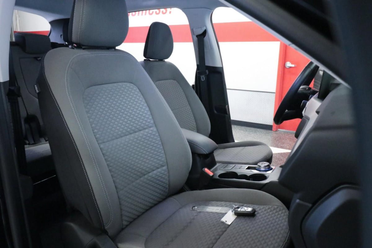 Used 2021 Ford Escape SE w/ SE Sport Appearance Package FWD image 19