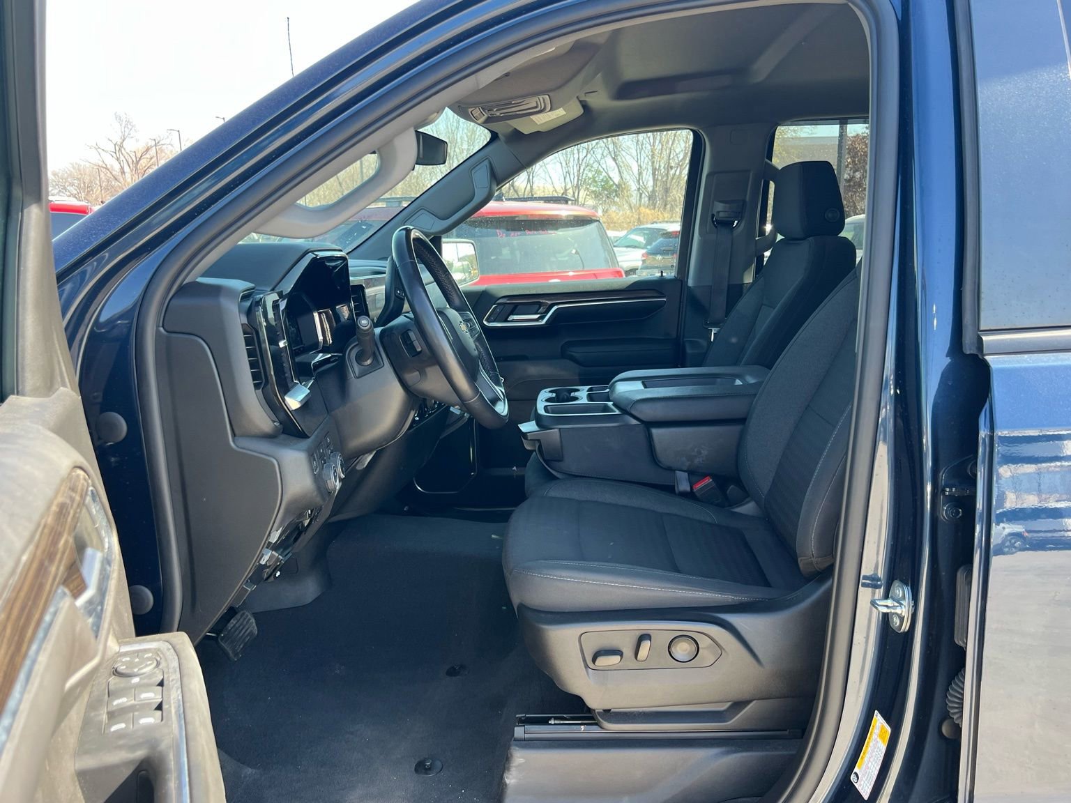 Used 2022 Chevrolet Silverado 1500 LT image 22