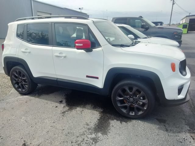 Used 2023 Jeep Renegade Latitude AWD/4WD image 8