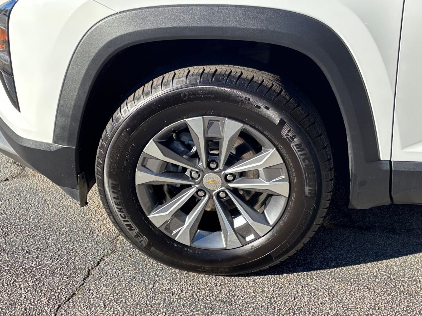 Used 2025 Chevrolet Equinox LT image 30