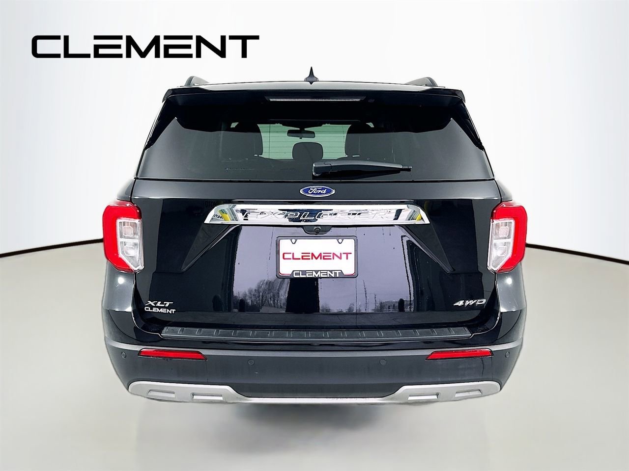 Certified 2022 Ford Explorer XLT w/ Equipment Group 202A AWD/4WD image 8