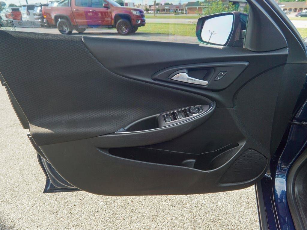 Used 2019 Chevrolet Malibu LT FWD image 15