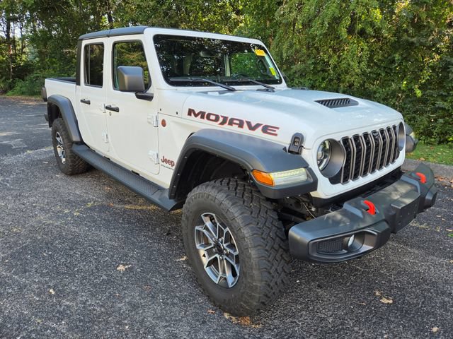 Used 2024 Jeep Gladiator Mojave w/ Technology Group AWD/4WD image 3