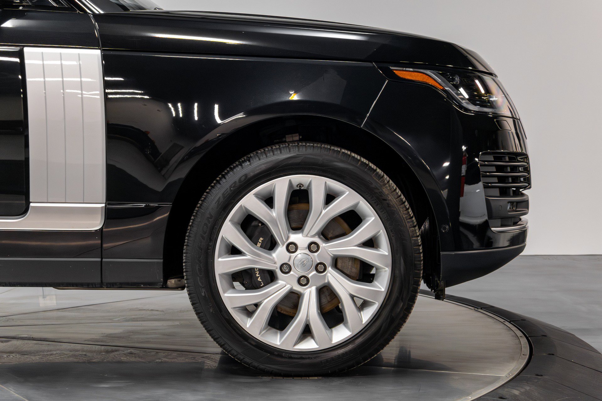 Used 2021 Land Rover Range Rover Westminster Edition image 18