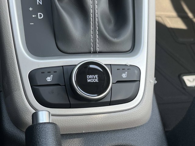 New 2026 Hyundai Venue SEL FWD image 31
