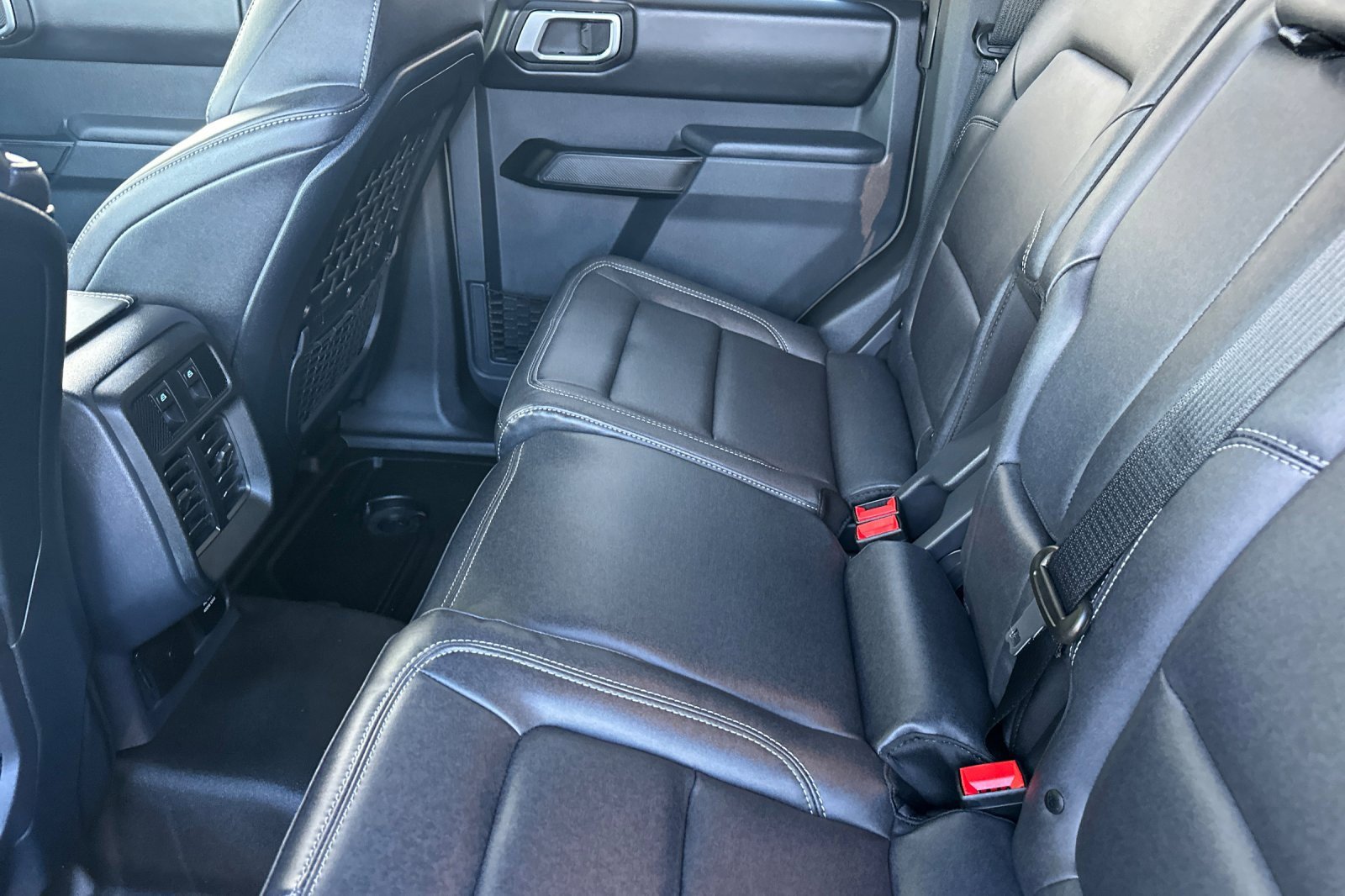 New 2025 Ford Bronco Badlands image 12