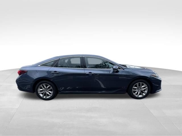 Used 2019 Toyota Avalon XLE w/ Moonroof Package FWD image 9