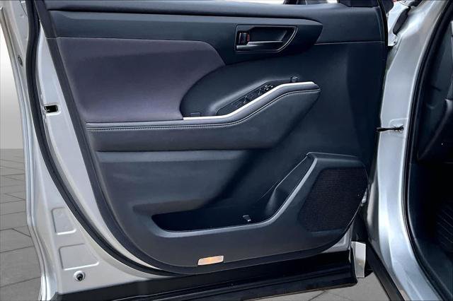 Certified 2024 Toyota Highlander LE FWD image 21