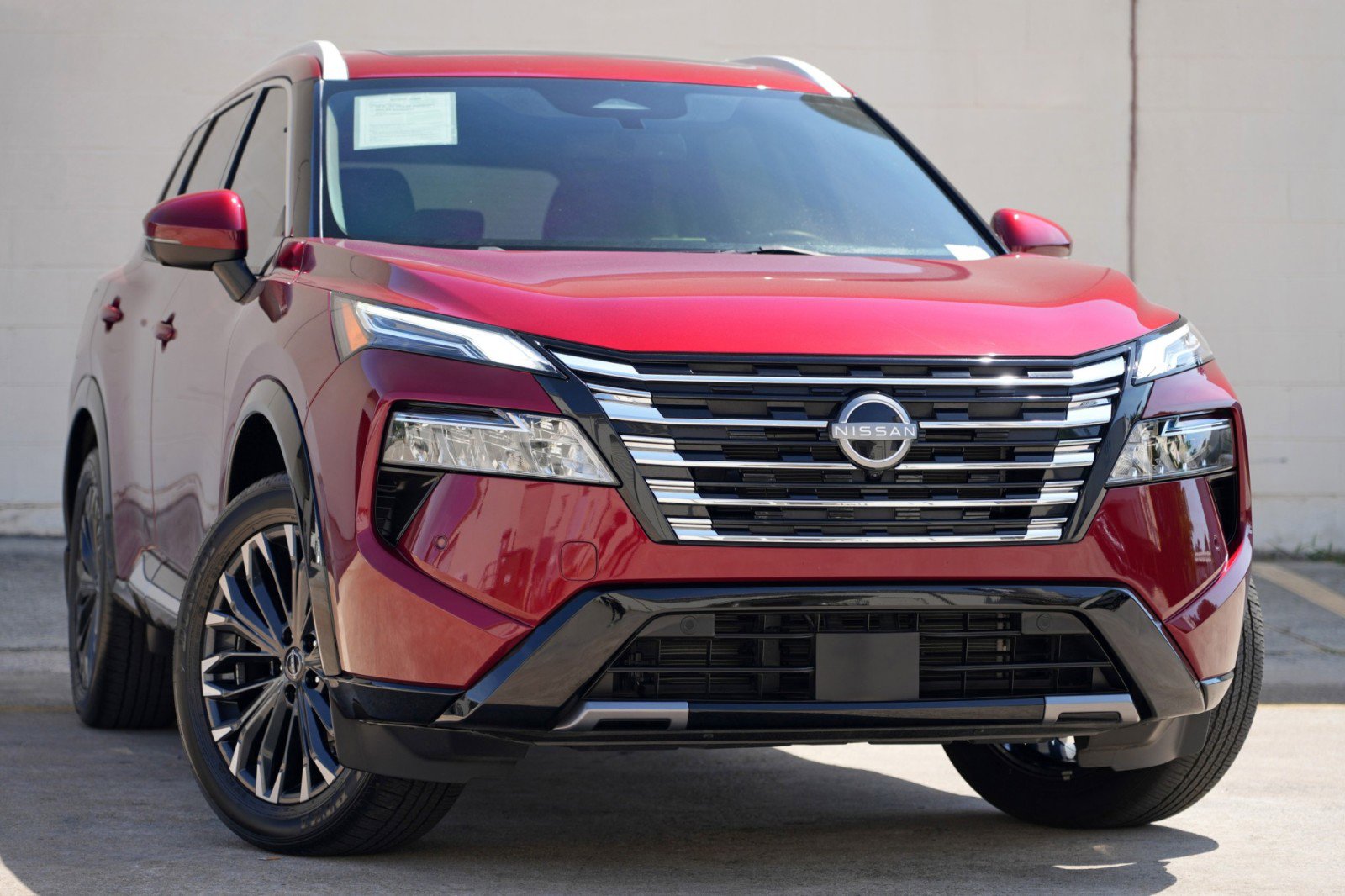 Used 2024 Nissan Rogue Platinum FWD image 2