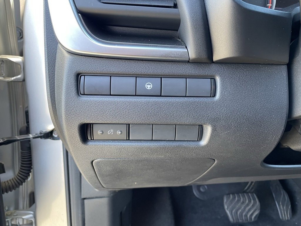 Used 2023 Nissan Rogue SV image 13